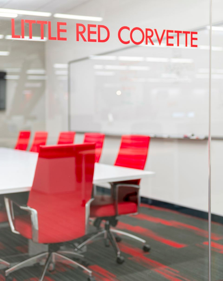 comcast büro von design blitz moderne büroeinrichtung roter konferenzsaal