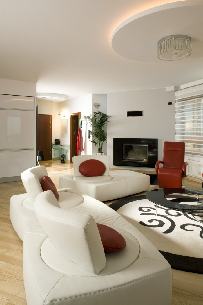 deckenbeleuchtung wohnzimmer weiße möbel runder teppich