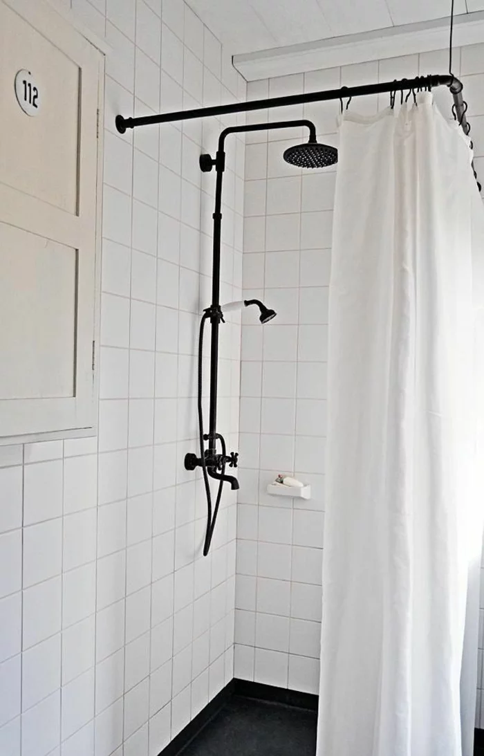 duscharmatu badezimmer gestalten und renovieren retro akzente schwarz