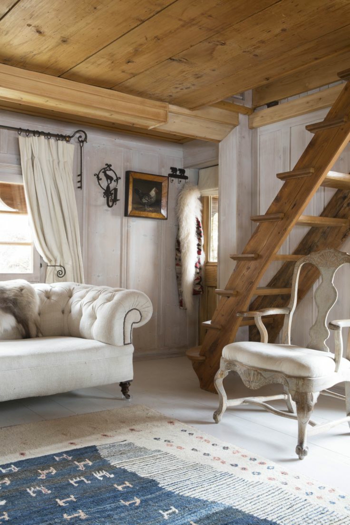 französische landhausmöbel holztreppe decke möbel landhausstil