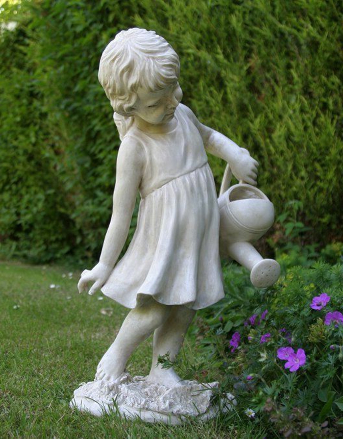 Featured image of post Lustige Gartendeko Figuren - Deko heu figur eule sitzend auf einem ast heueule mit einer schleife tierfigur aus heu.