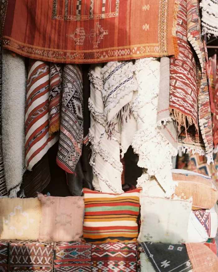 hauseinrichtung marokkanische teppiche ethno muster naturstoffe