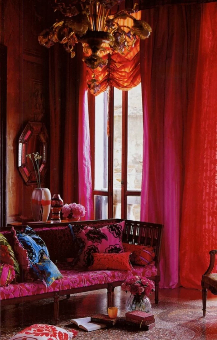 hauseinrichtung marokkanische textilien grelle farben pink rot vorhänge