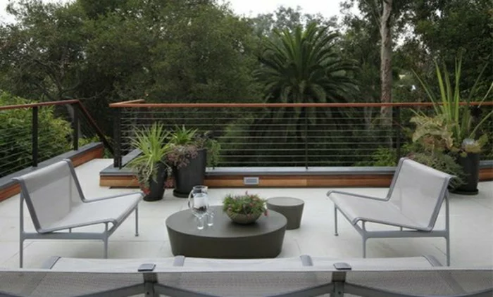 moderne terrassen ideen beispiele lounge möbel balkonpflanzen