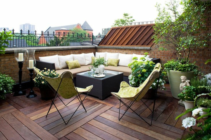 terrasse gestalten ideen außenmöbel coole stühle holzboden