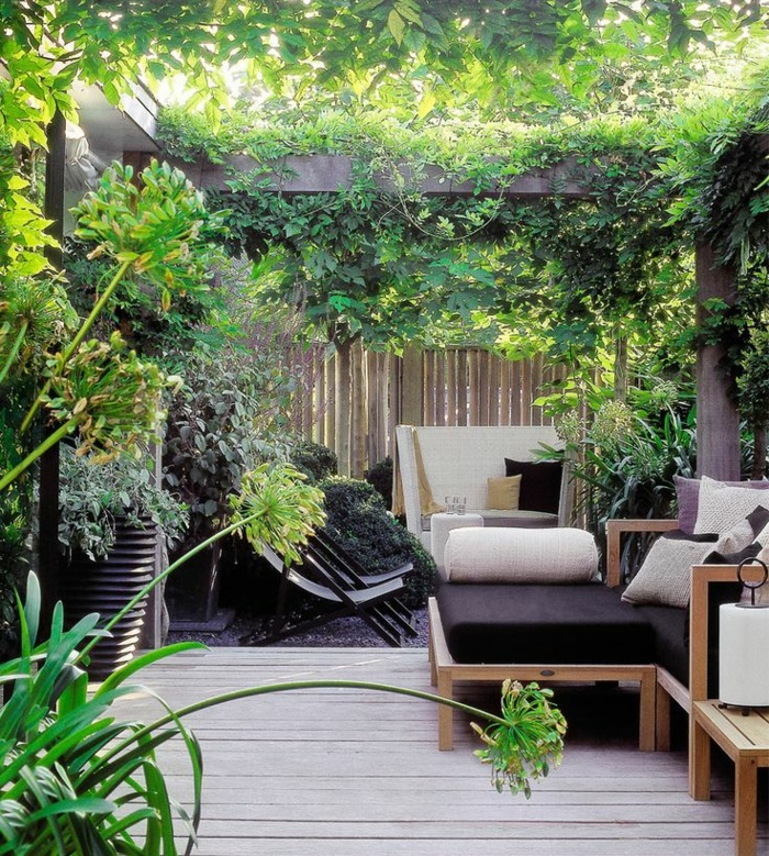 terrassenbepflanzung gartenmöbel und balkonpflanzen grüne terrassengestaltung ideen
