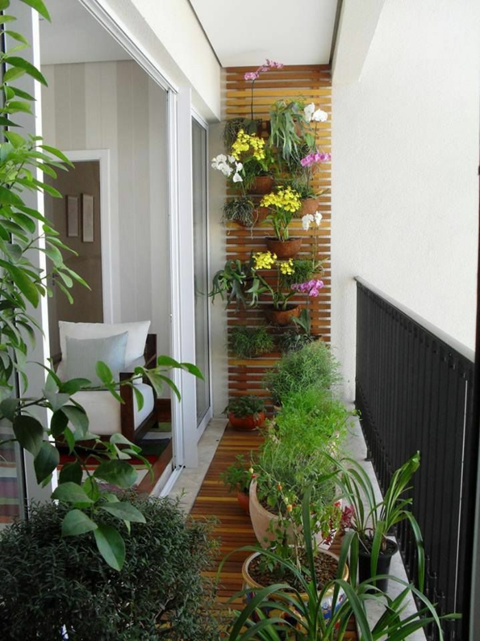 terrassenbepflanzung möbel und balkonpflanzen vertikaler garten