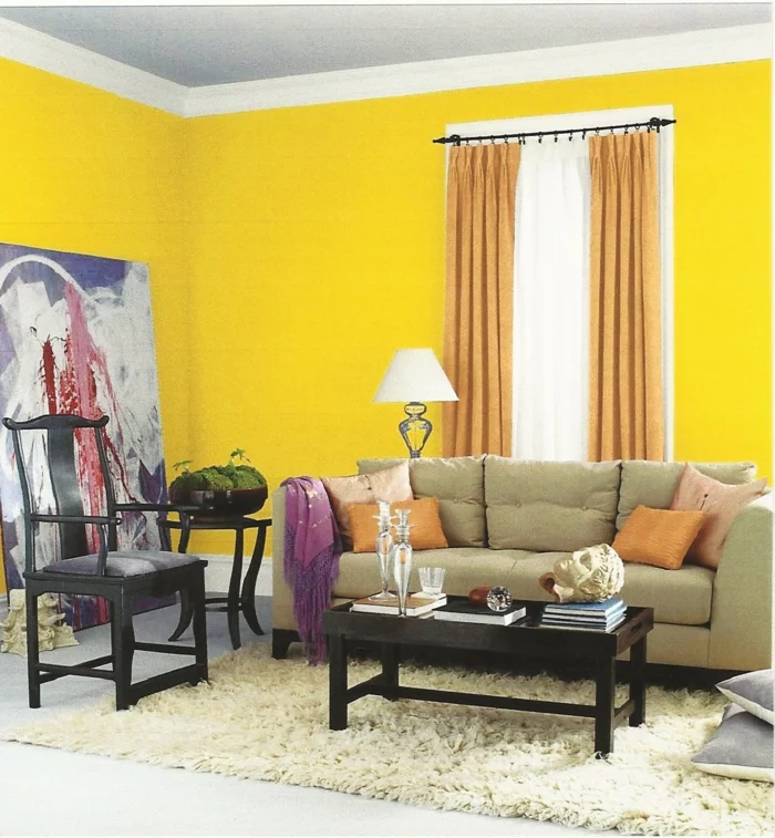  wohnzimmergestaltung gelbe wandgestaltung teppich