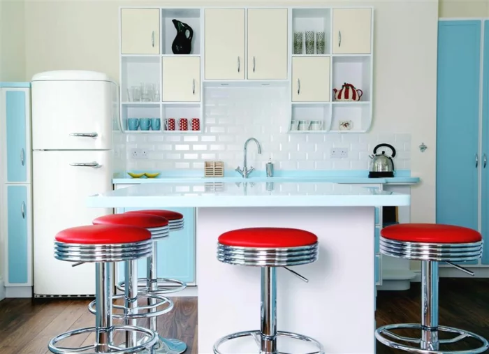 50er50er jahre möbel küche einrichtung blau weiß runde metallene barhocker
