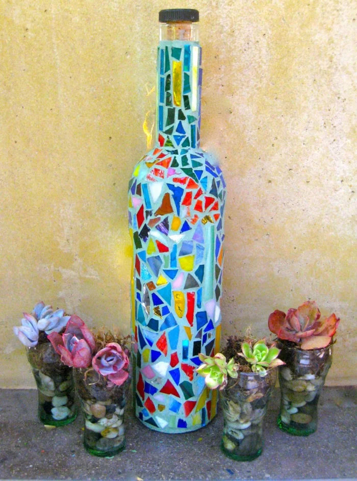Mosaik selber machen gartenwege flasche Mosaiksteine