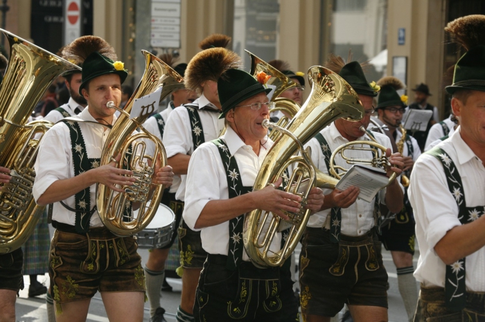 Oktoberfest München blasorchester eröffnung