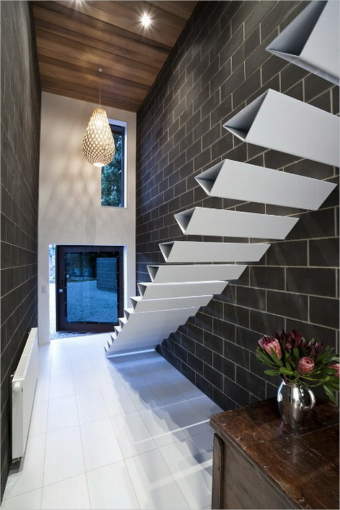Schwebende Treppe weiß