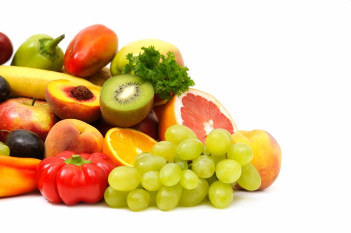 Vitamintabletten vitaminen gesundes essen frisches obst und gemüse