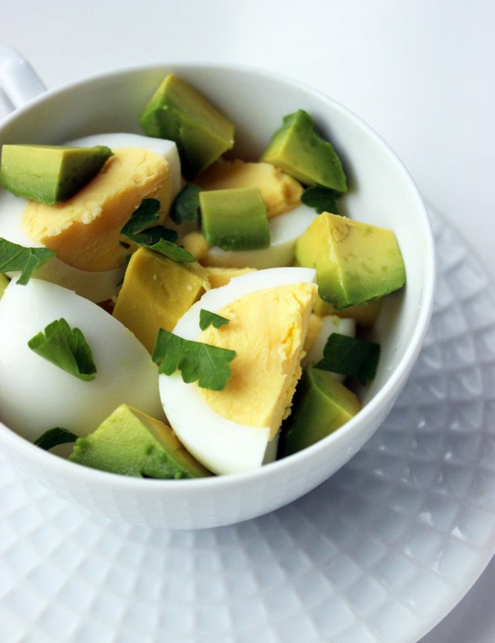einfache kochrezepte gesunde ernährung salat avocado mit eier