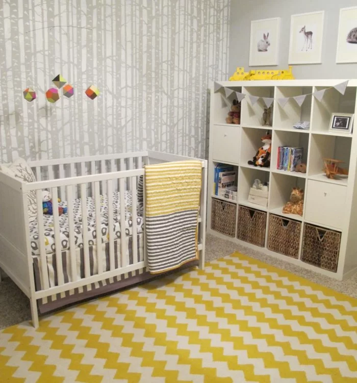 einrichtungstipps bodenbelag gelber teppich verlegen babybett