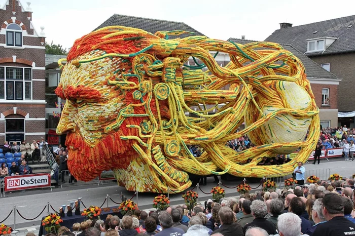 garten skulpturen photo werner pellis blumenfestival Bloemencorso Zundert