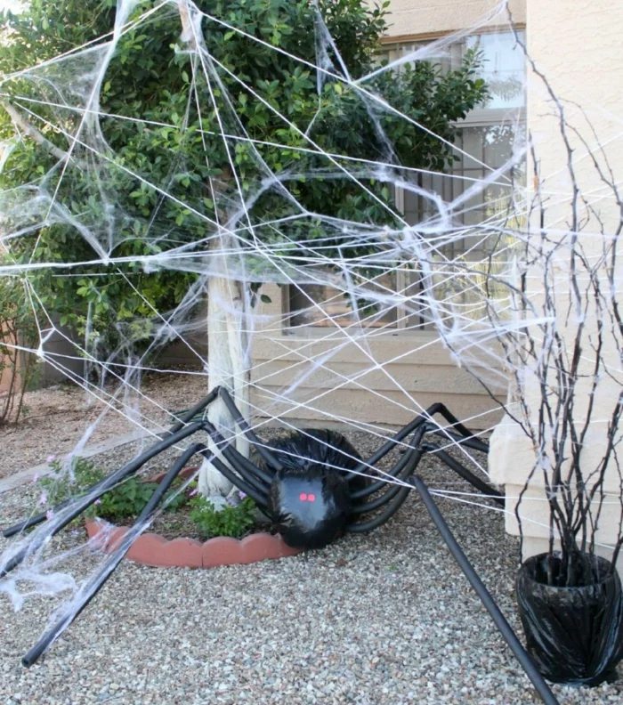 halloween deko diy spinne scharz plastiktüten