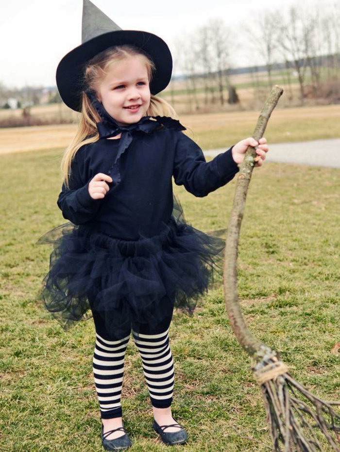 halloween kostüm ideen kleine kinder mädchen hexe