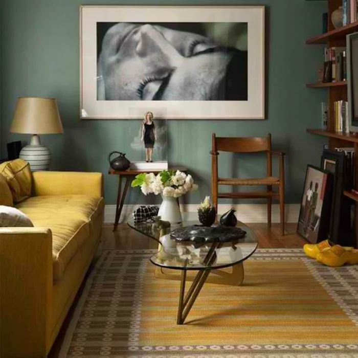innendesign tipps bodenbelag gelber teppich wohnzimmer sofa