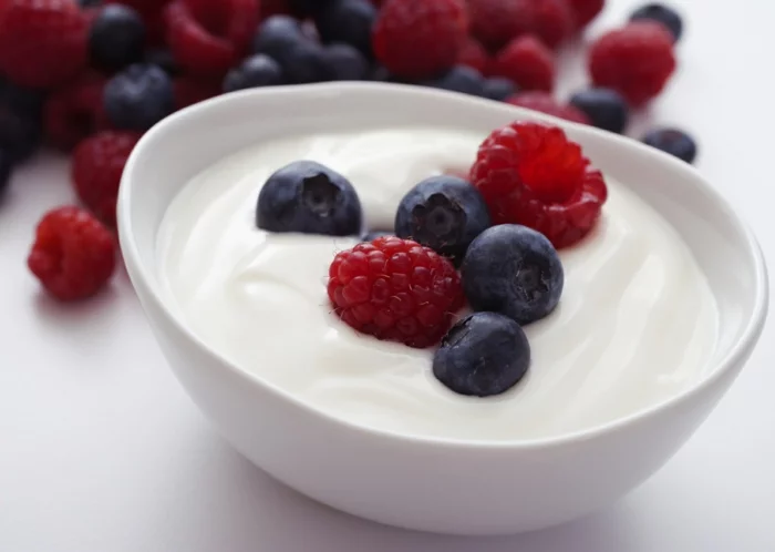 ist joghurt gesund naturjoghurt mit beeren