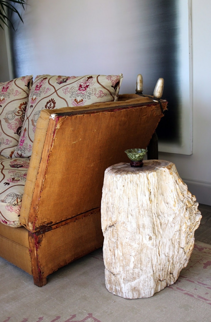 rustikale möbel rustikaler beistelltisch wohnzimmer einrichten