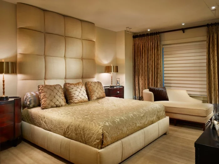 schlafzimmer einrichten stilvoller schlafbereich in goldnuancen
