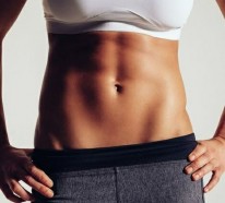 Schlanke Taille: Ernährungstipps und Übungen mit Schaumstoffrolle