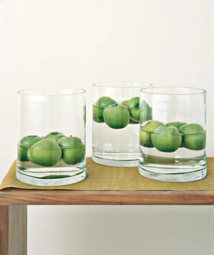 tischdeko selber machen gläserne behälter grüne äpfel