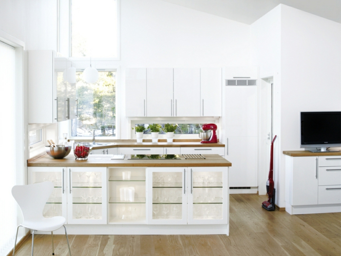 zimmergestaltung weiße wandfarbe küche funktionale kücheninsel