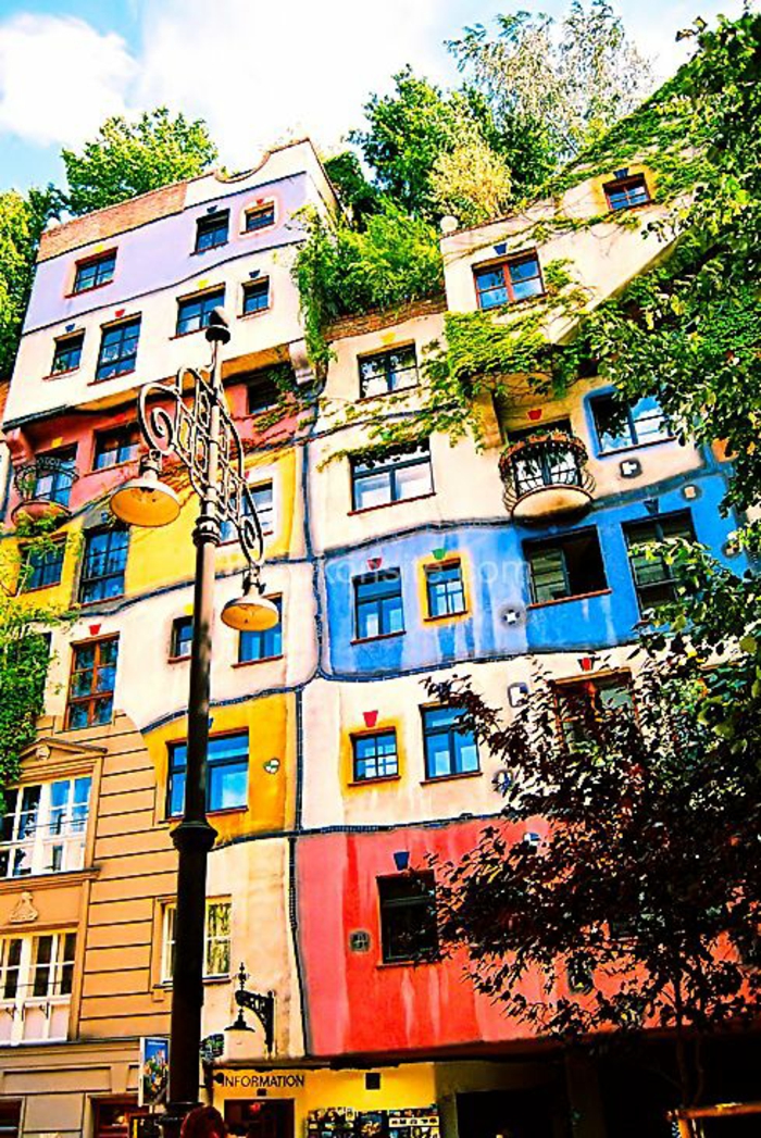 österreichischer künstler Friedensreich Hundertwasser grüne architektur