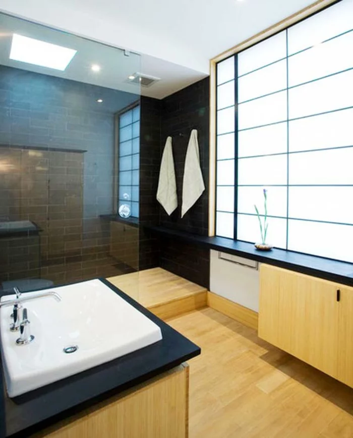 badeinrichtung japanisch minimalistisch trennwand glas