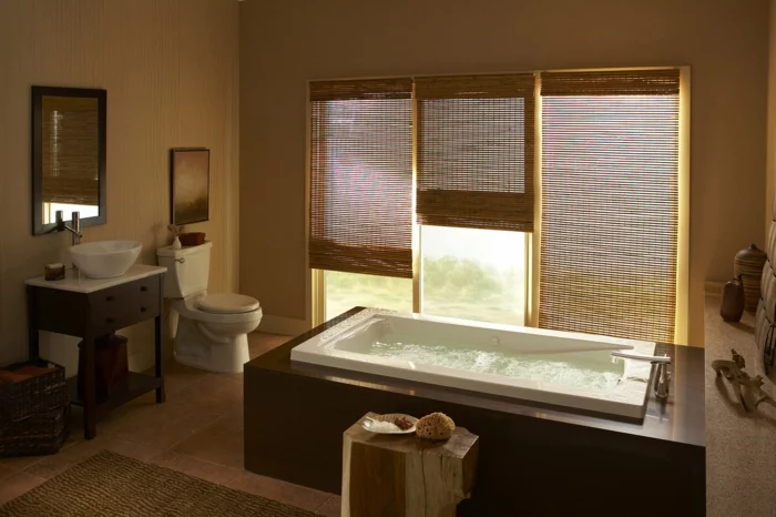 badeinrichtung japanisch rechteckige badewanne naturmaterialien