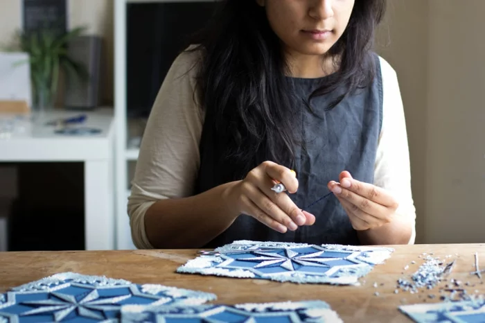 basteln mit papierstreifen Gunjan Aylawadi schaftt kunstwerke aus papier
