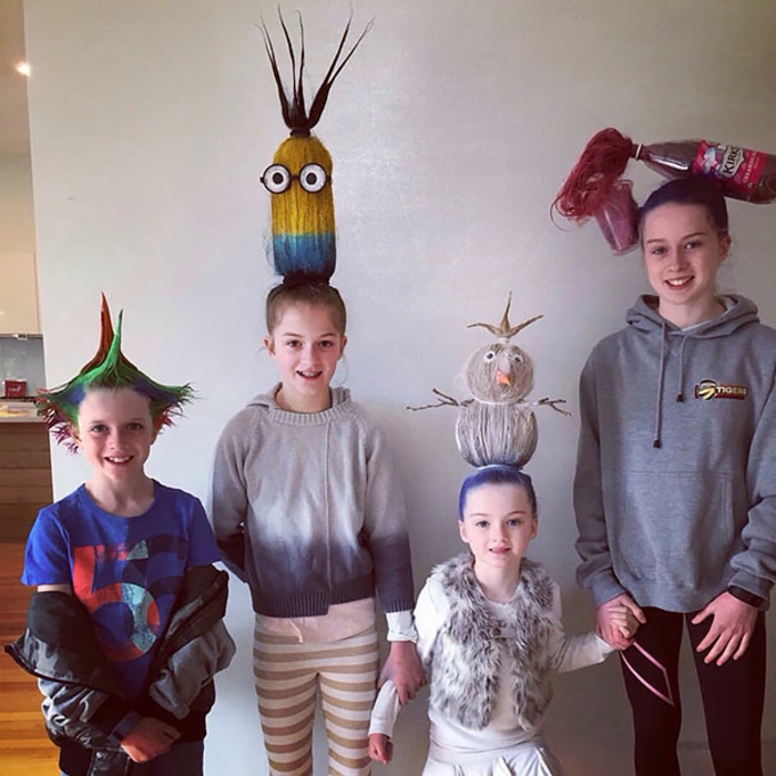 coole kinderfrisuren und halloween kostüme für kinder familienfoto