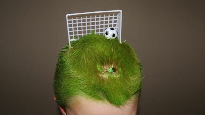 halloween frisuren junge mit grünen haaren halloween kostüme