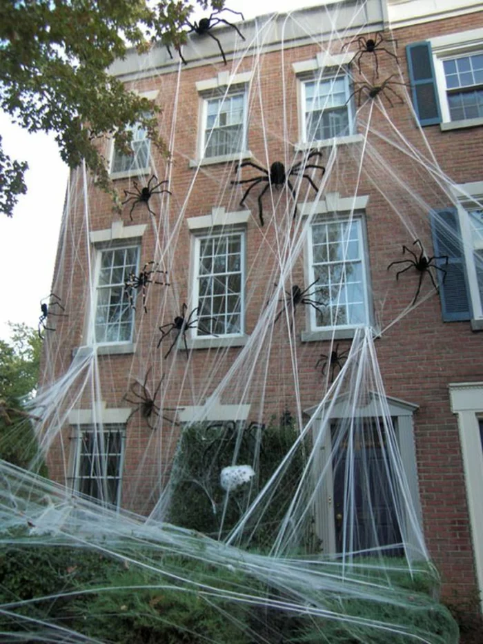 halloween ideen halloween deko spinnennetze außendeko