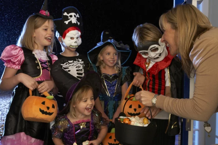 ideen für halloween kinderparty halloweenparty ideen süßigkeiten sammeln