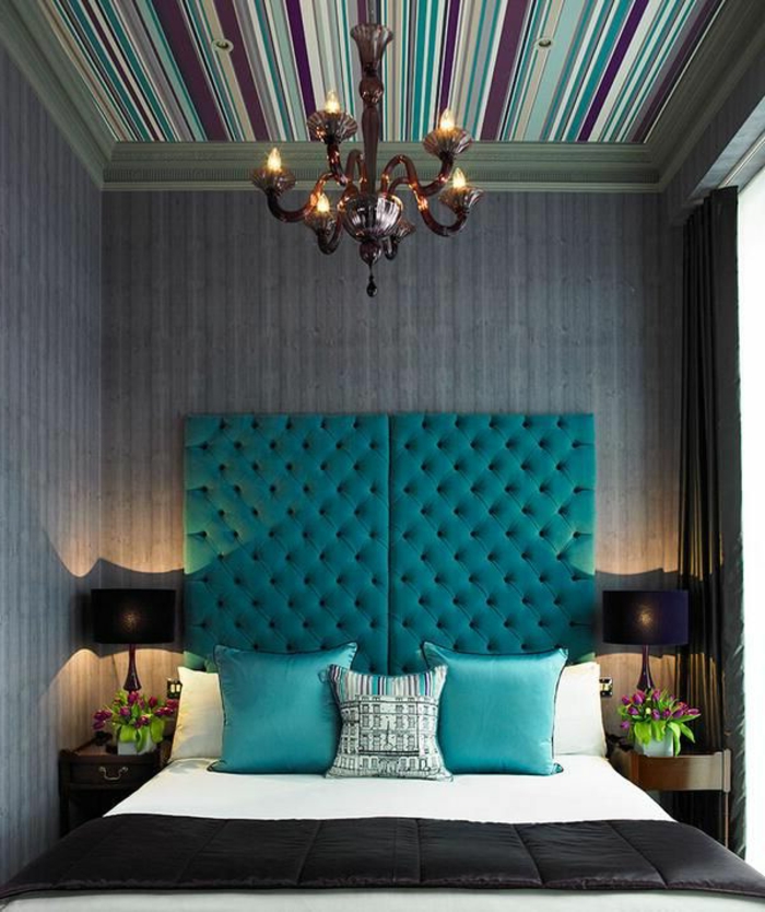 ideen schlafzimmer farbiger teppich streifen leuchter