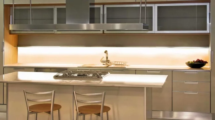 led küchenbeleuchtung led leisten küchenrückwand beleuchten