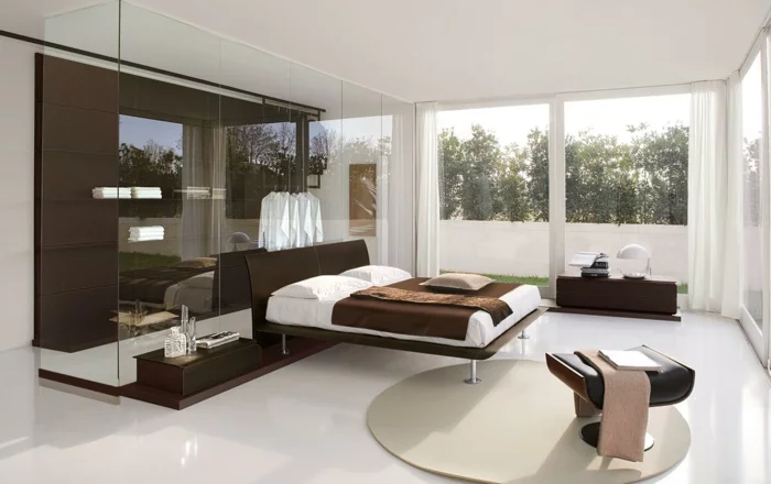 runder teppich elegante braune möbel panoramafenster