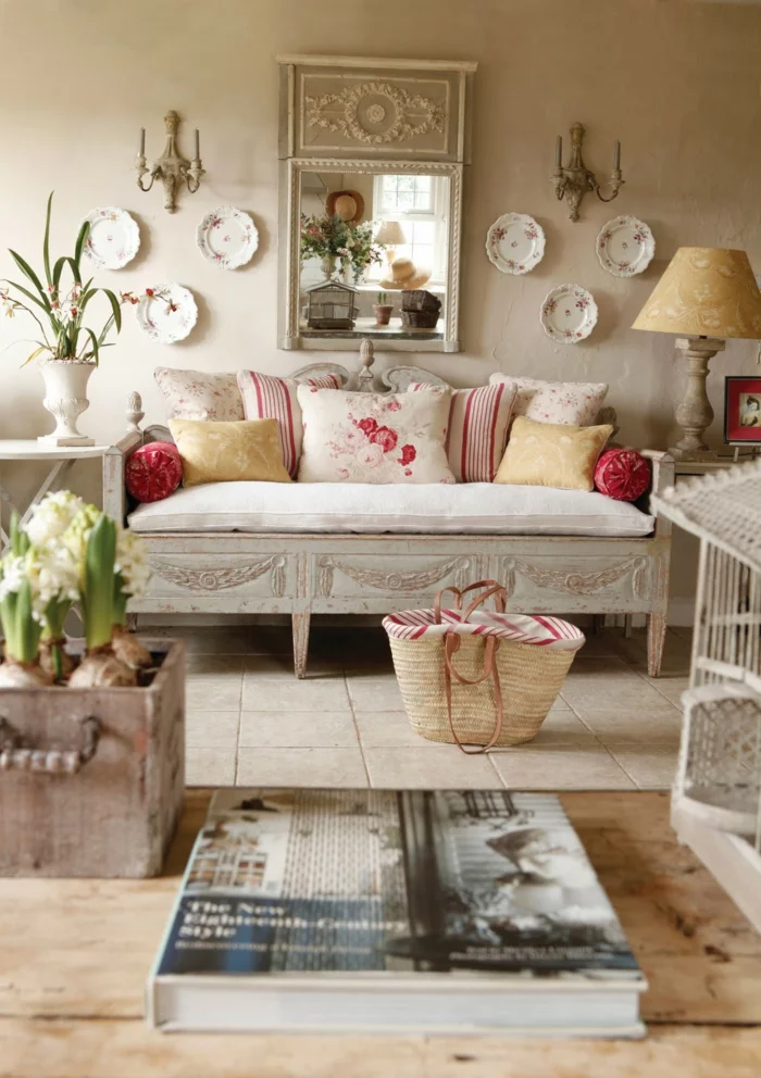 shabby chic wohnzimmer ideen englischer einrichtungsstil sofa dekokissen