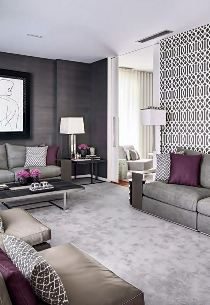 tapeten ideen wohnzimmer akzentwand elegante wohnzimmermöbel lila akzente
