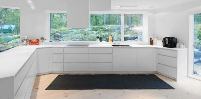 teppich design teppichläufer dunkelgrau weiße küchenschränke