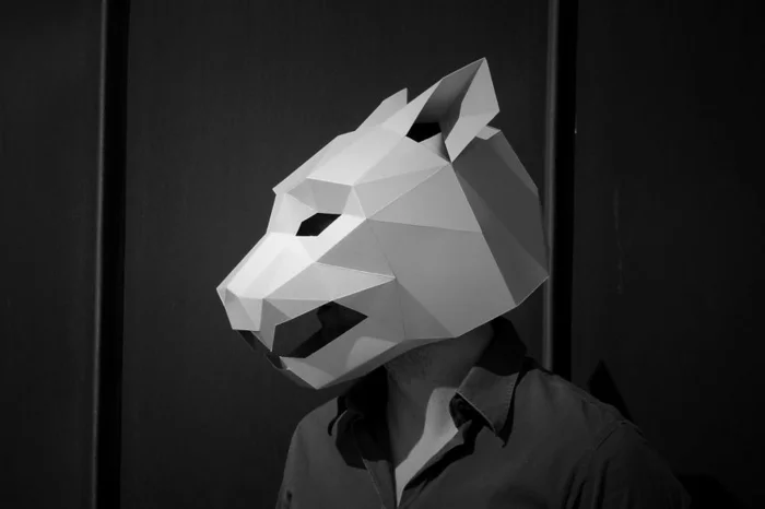 Tiermasken basteln zu Halloween Wolfmaske von Steve Wintercroft