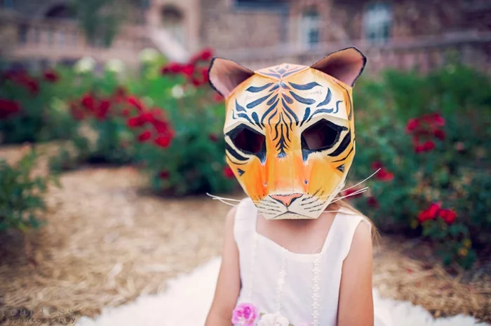 Tiermasken basteln Tigermaske zu Halloween macht Groß und Klein Spaß 