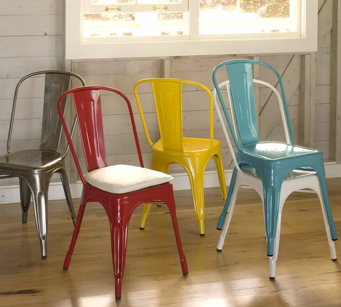 tolix stuhl in verschiedenen farben mit auflage