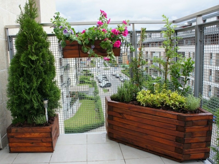 Balkon schön gestalten Balkonideen mit Balkonpflanzen