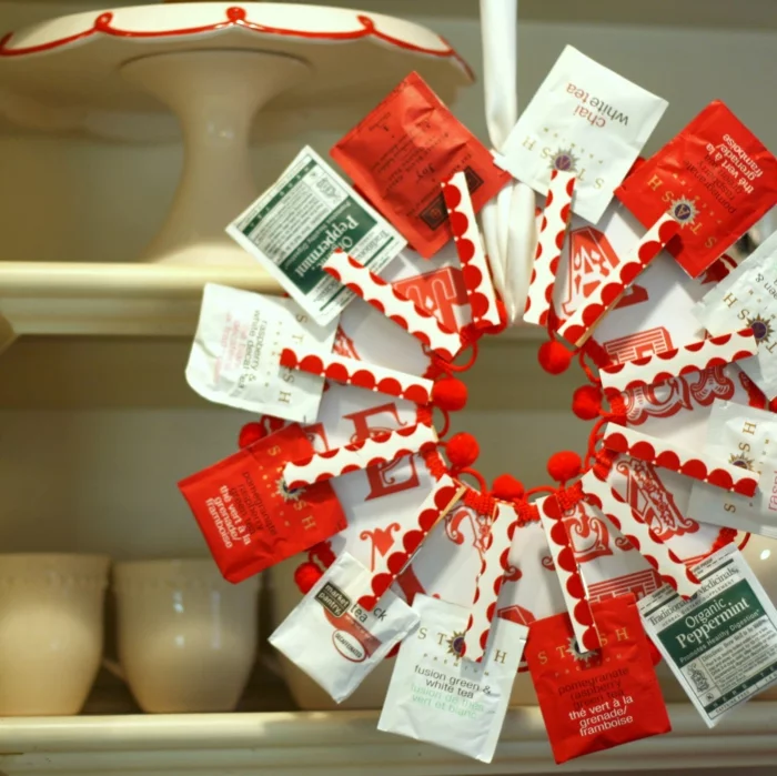 Basteln für Weihnachten DIY Projekte Weihnachtskranz selber basteln mit Teepackungen 