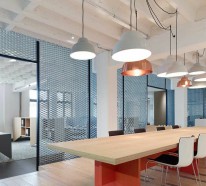 Optimale Beleuchtung am Arbeitsplatz: Schreibtischlampen und Büroleuchten