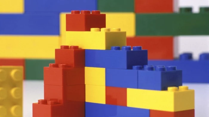 Lego Spiele steine grundfarben